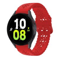 eses Silikonový řemínek dírkovaný se vzorem pro Samsung Galaxy Watch 4, 5, 6 - Červený, 20 mm