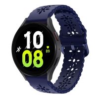 eses Silikonový řemínek dírkovaný se vzorem pro Samsung Galaxy Watch 4, 5, 6 - Tmavě modrý, 20 mm