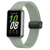 eses Silikonový řemínek s magnetickou přezkou pro Samsung Galaxy Fit 3 - Zelený