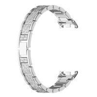 eses Kovový řemínek s kamínky pro Xiaomi Smart Band 8, 9 a 10 - Stříbrný