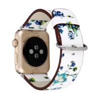 eses Kožený květinový řemínek pro Apple Watch - Bílý a modrý 42mm, 44mm, 45mm, 49mm